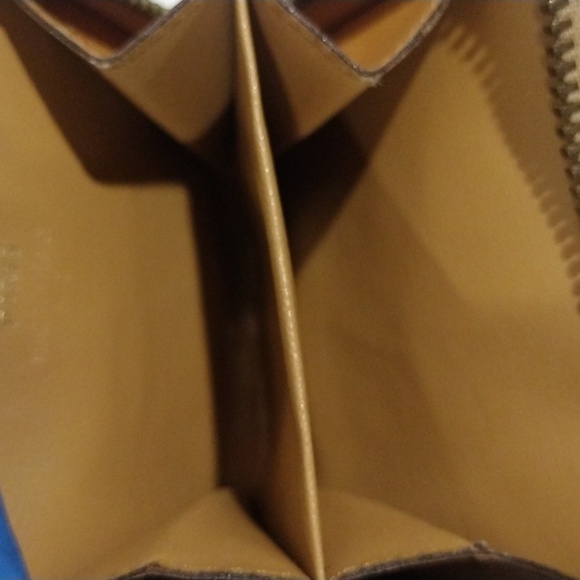 π Authentic Celine Monogram Brown Leather Round Zip Coin Purse β Stylish & Chic - Picture 9 of 9